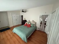 Lakefront Retreat w/ Kayaks, Firepit & Home Office.  Great Ice Fishing! Hotels in Constantia