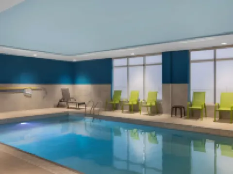 Hampton Inn & Suites Orangeville, on Hotels in Mono