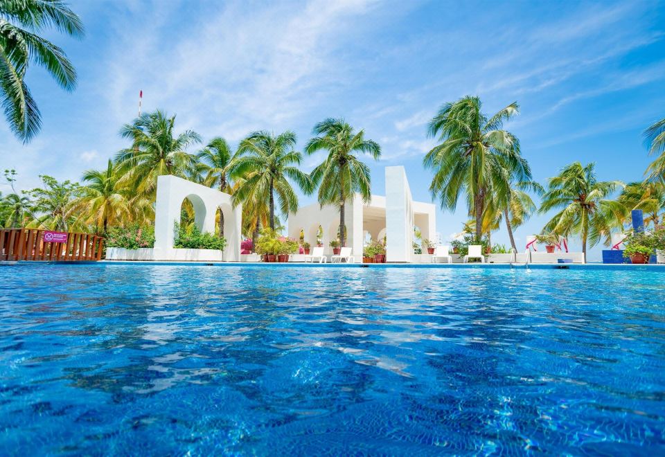 Grand Oasis Palm All-inclusive Over view