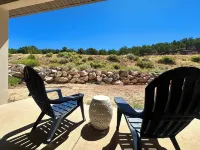 NEW Harry Potter Themed / Cozy Mountain Views! Hiking, Biking, Close to Downtown