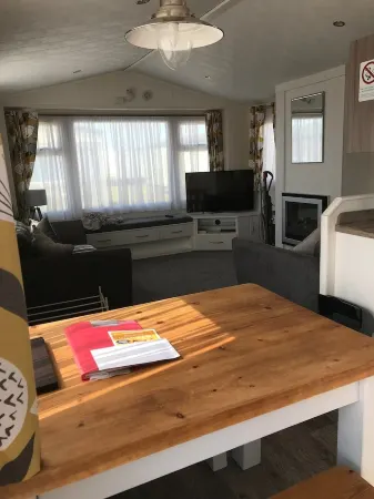 SP77 8 Berth Caravan with Veranda - pets allowed