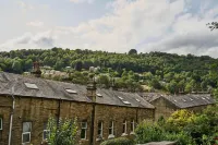 Traditional 3BR Home, 5-Min Walk to Hebden Centre Hotels in Hebden Bridge