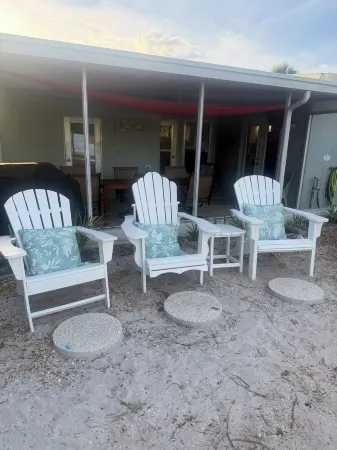 Newly renovated Key to Life Beach House is your place to be on Manasota Key. Отели в г. Манасота-Ки