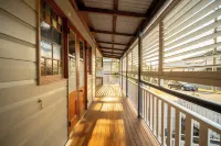 House of Fairy Wren - Fully renovated charming Queenslander! 10 Mins to BNE CBD!