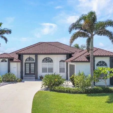 AMAZING!! Remodeled Punta Gorda waterfront home; HEATED SALT POOL; golf nearby