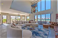 Luxurious 5-bedroom villa in gouna with WiFi, AC in phenomenal Red Sea