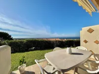 Garden level apartment with sea view فنادق في Lumio