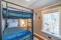 North Conway Adventure Hub! Walk to Shops & Dining. All New! Deck, Grill, Lawn