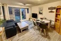 Home away, 30 mins to central London & 15 mins to Heathrow and Windsor.