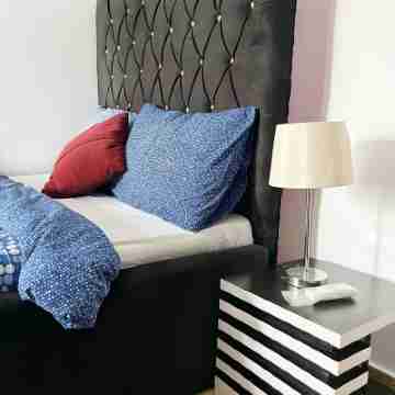 Luxury chilyn apartment in chevron Rooms