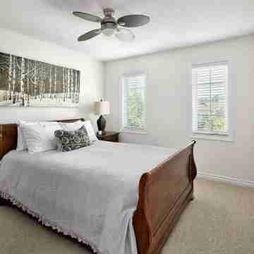 luxury 5 bedroom home on blue mountain property Rooms