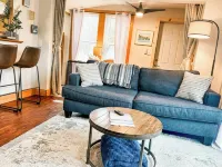 Relax & Re"coop" at the Coop Cottage Charlevoix!