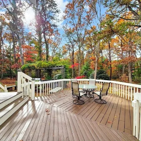 Spacious Lake House for Large Groups w Private Acre+ short path to Lake