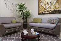 Modern Independent Apartment, Excellent Location! Samborondon 호텔