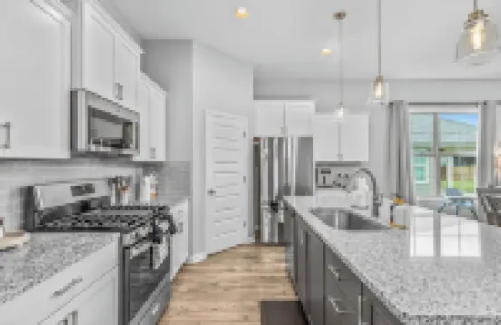 GameDay Fun ' Grill ' 1GB Wi-Fi ' Arcade ' Parking ' Towel Warmer ' 2 Car Garage