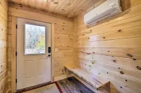 Cozy & Peaceful Waterfront Cabin on Porter Lake! - parking