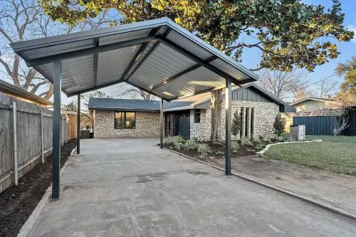 Family-Friendly 3-bedroom house in Kingsland with WiFi, AC, Kayaking & more.