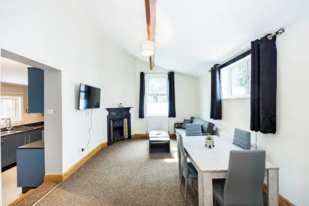 Cosy Cottage in the Heart of Bromley