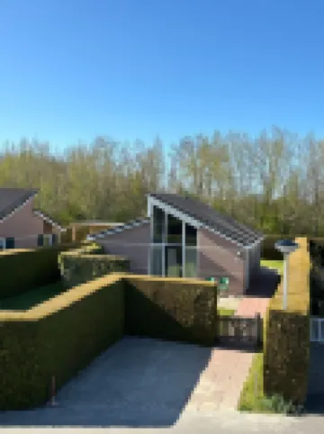 Renovated, detached and cozy vacation home with fenced garden!