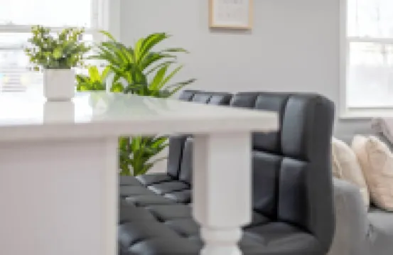 LunaVista's Cozy Corner, 1B&1Bth Hotels in Hempstead