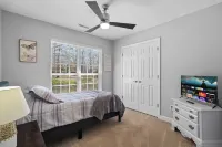 Charming 3-bedroom Home in Monroe with a Pool Table and Fire Pit, WiFi