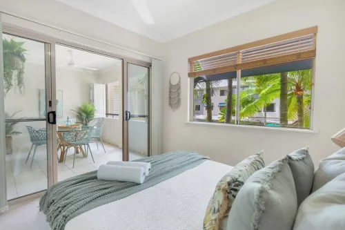 Little Palm- Tropical Escape Hotel a Manoora