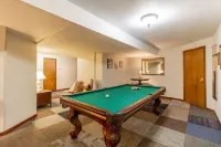 Sleeps 12! Main Level Primary Suite - Beautiful Backyard Oasis!