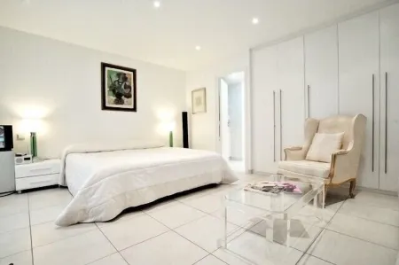 Prestige villa Mougins sleeps 8