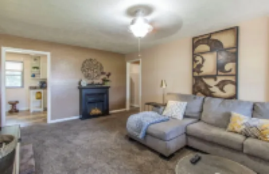 Spacious 3-Bedroom Home - Pet Friendly with Fenced Backyard