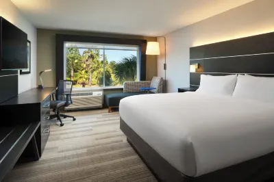 Holiday Inn Express & Suites Brunswick