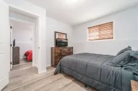 Entire unit to yourself.  Internet and Netflix, full kitchen, linens and towels.