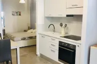 Vacation Home Lu Termete: 1 Bedroom Apartment with Balcony 스페키아 호텔