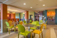 Clarion Inn & Suites فنادق في Knight Township