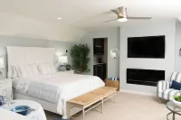 New King Suite:  In a beautiful location, with a beautiful design!