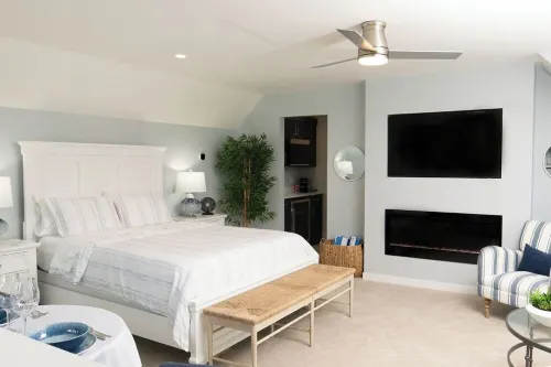 New King Suite:  In a beautiful location, with a beautiful design!