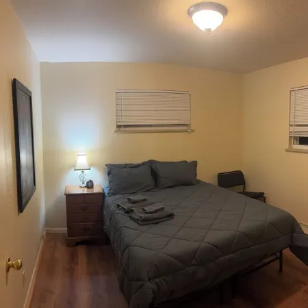Cozy Corner 1401- West -Unit 2-bedroom apt in adorable La Junta with WiFi, AC