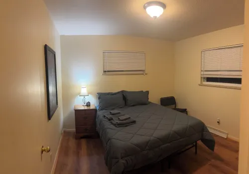Cozy Corner 1401- West -Unit 2-bedroom apt in adorable La Junta with WiFi, AC