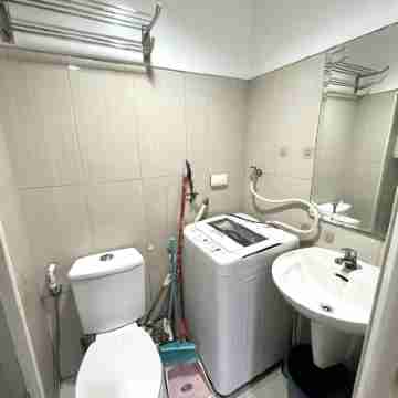 Shell Residences C1 with Balcony facing Pool, Pasay City Rooms