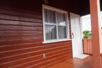 Convenient vacation home near the city