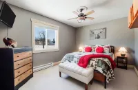 Boyne Mtn Views! 2BR w/ Patio & Fire Pit Access Hotels in Boyne Falls