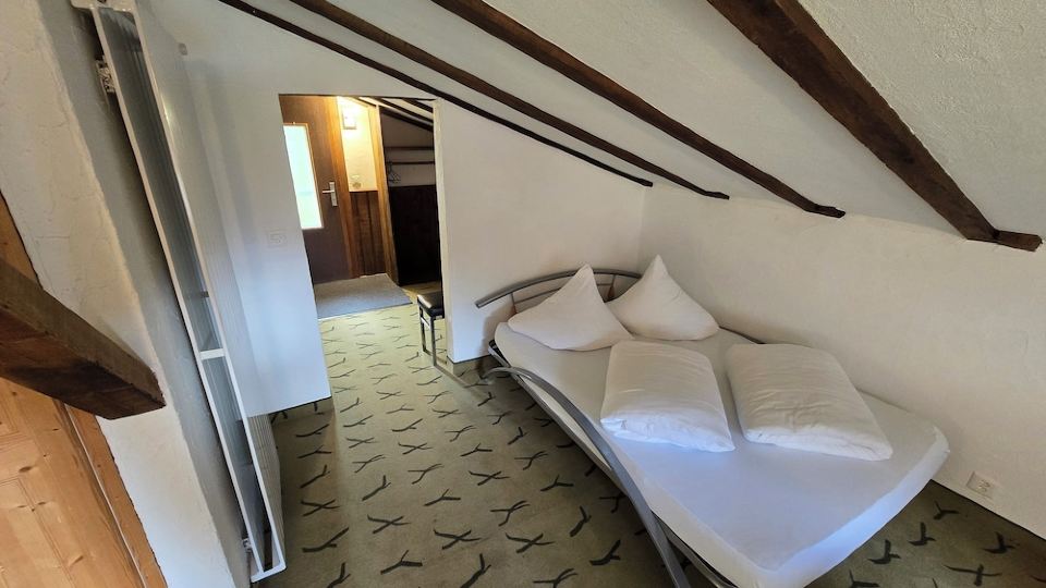 Charming Louisa Roof in the Swiss mountains