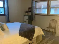 Private, secluded 2-bedroom house with King, Queen beds near Cable with WiFi, AC Các khách sạn ở Cable