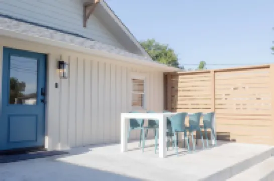 Charming Restored Craftsman-Walk to Dining-Shops- in Rose District