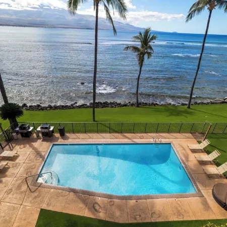 Paradise in Stunning Penthouse with A/C, parking, sleeps 6!Lauloa # 405