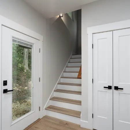 Trendy Townhome Near Downtown