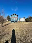 4BR Retreat in Waukon • Group Friendly