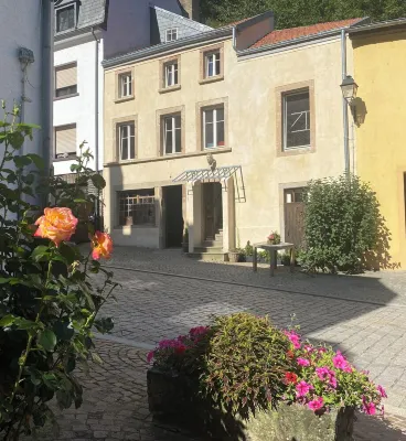 Historic Holiday Home 'beim Mulles' in old Town Vianden Hotels in 