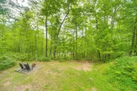 Cozy Wisconsin Cabin w/ Deck, Kayaks & Lake Views! - 3-Star