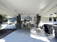 Quiet community, 40 min from the beach, 20 min from theme parks. Newly Renovated