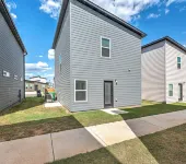 Fully Furnished Modern Home Hotels in Centerton